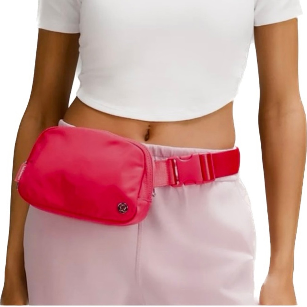 NWT Lululemon Everywhere Belt Bag-Lip Gloss Pink - Picture 1 of 7